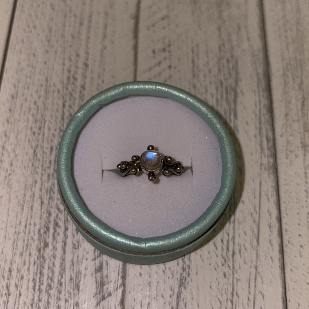 Vintage Sterling silver moon stone ring marked 925 Sz 5.5